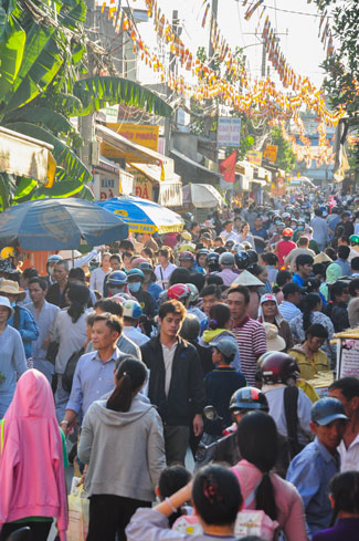 Đêm Hoa Đăng vía Phật A Di Đà