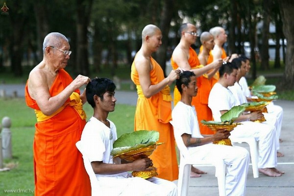 Thái Lan: Chùm ảnh Tu viện Dhammakaya tổ chức cho người Campuchia xuất gia