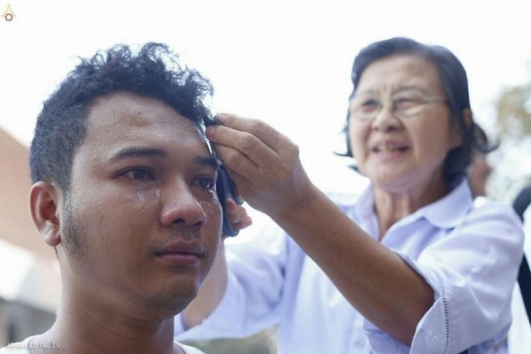 Thái Lan: Chùm ảnh Tu viện Dhammakaya tổ chức cho người Campuchia xuất gia