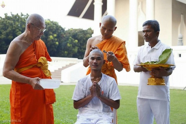 Thái Lan: Chùm ảnh Tu viện Dhammakaya tổ chức cho người Campuchia xuất gia