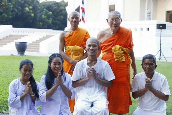 Thái Lan: Chùm ảnh Tu viện Dhammakaya tổ chức cho người Campuchia xuất gia