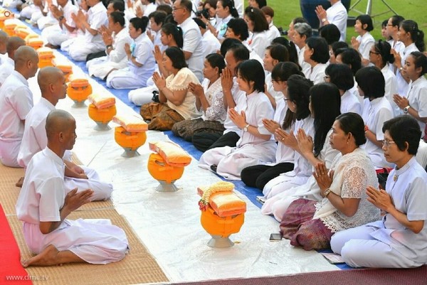 Thái Lan: Chùm ảnh Tu viện Dhammakaya tổ chức cho người Campuchia xuất gia