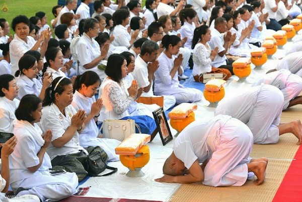Thái Lan: Chùm ảnh Tu viện Dhammakaya tổ chức cho người Campuchia xuất gia