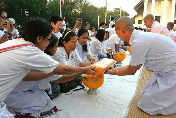 Thái Lan: Chùm ảnh Tu viện Dhammakaya tổ chức cho người Campuchia xuất gia