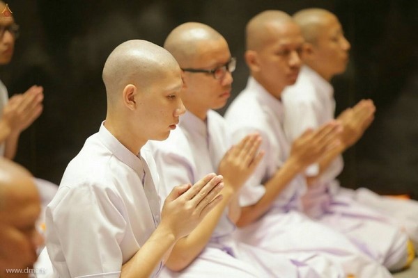 Thái Lan: Chùm ảnh Tu viện Dhammakaya tổ chức cho người Campuchia xuất gia