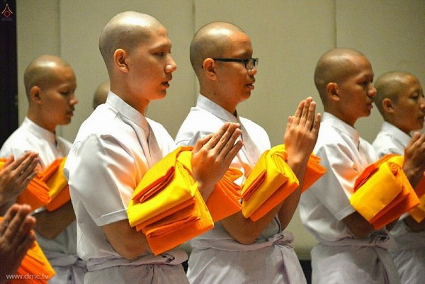 Thái Lan: Chùm ảnh Tu viện Dhammakaya tổ chức cho người Campuchia xuất gia