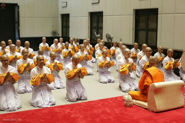 Thái Lan: Chùm ảnh Tu viện Dhammakaya tổ chức cho người Campuchia xuất gia