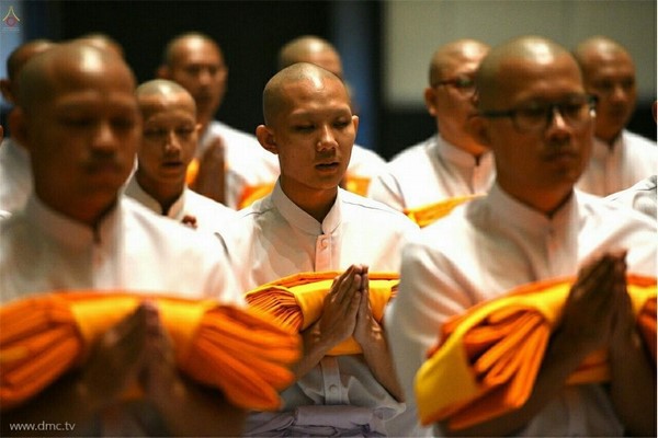 Thái Lan: Chùm ảnh Tu viện Dhammakaya tổ chức cho người Campuchia xuất gia