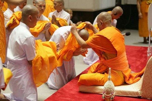 Thái Lan: Chùm ảnh Tu viện Dhammakaya tổ chức cho người Campuchia xuất gia