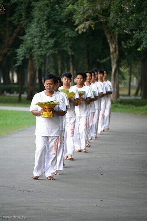 Thái Lan: Chùm ảnh Tu viện Dhammakaya tổ chức cho người Campuchia xuất gia