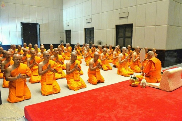 Thái Lan: Chùm ảnh Tu viện Dhammakaya tổ chức cho người Campuchia xuất gia