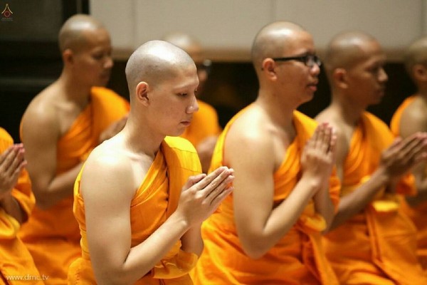 Thái Lan: Chùm ảnh Tu viện Dhammakaya tổ chức cho người Campuchia xuất gia