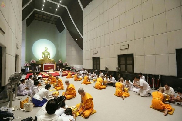 Thái Lan: Chùm ảnh Tu viện Dhammakaya tổ chức cho người Campuchia xuất gia