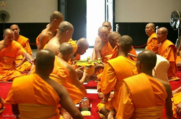 Thái Lan: Chùm ảnh Tu viện Dhammakaya tổ chức cho người Campuchia xuất gia