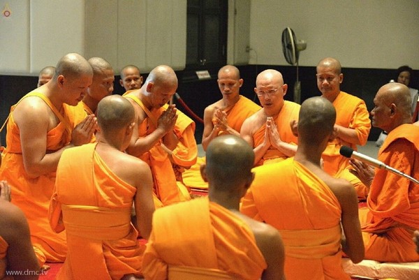 Thái Lan: Chùm ảnh Tu viện Dhammakaya tổ chức cho người Campuchia xuất gia
