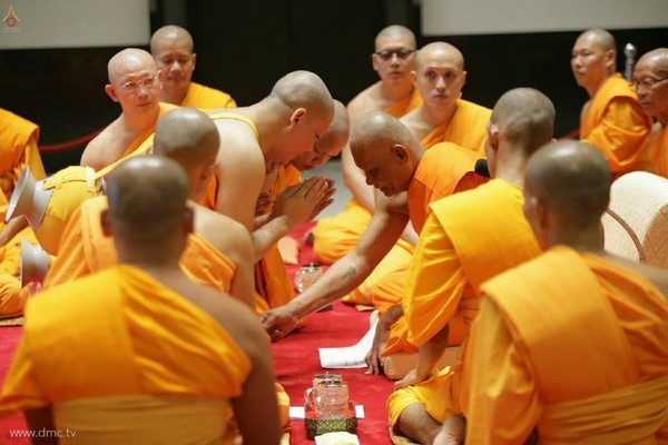 Thái Lan: Chùm ảnh Tu viện Dhammakaya tổ chức cho người Campuchia xuất gia