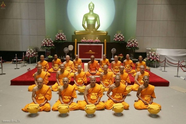 Thái Lan: Chùm ảnh Tu viện Dhammakaya tổ chức cho người Campuchia xuất gia