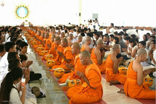 Thái Lan: Chùm ảnh Tu viện Dhammakaya tổ chức cho người Campuchia xuất gia