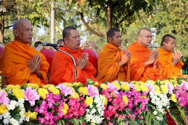 Thái Lan: Phật Giáo Tỉnh Phitsanulok tổ chức Lễ hội cúng dường tứ sự cho ba nghìn vị  Tăng