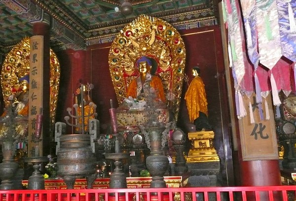 Ung Hòa Cung ngôi Chùa Phật Giáo Tây Tạng trong Tử Cấm Thành Bắc Kinh