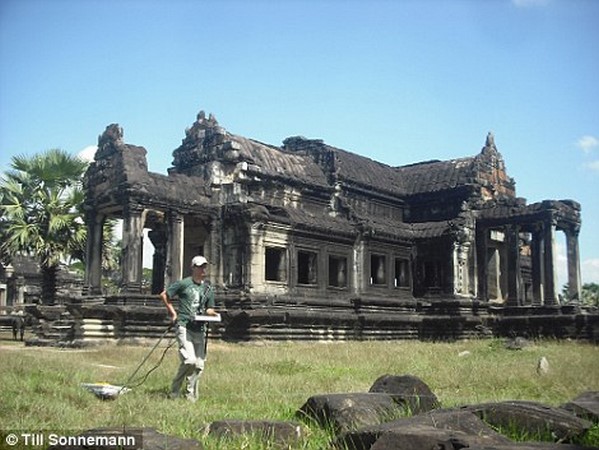 Kiến trúc mới được phát hiện Đề nghị Angkor Wat lớn hơn theo suy nghĩ trước đây