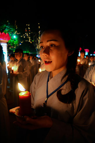 Đêm Hoa Đăng vía Phật A Di Đà