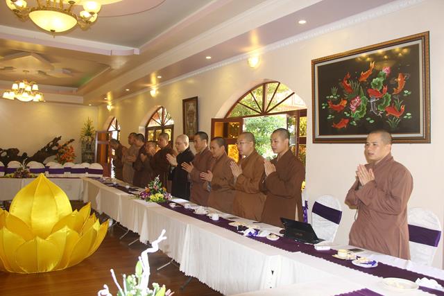 Cựu Tăng sinh khoá V- Học Viện Phật Giáo Việt Nam tại Hà Nội họp mặt truyền thống