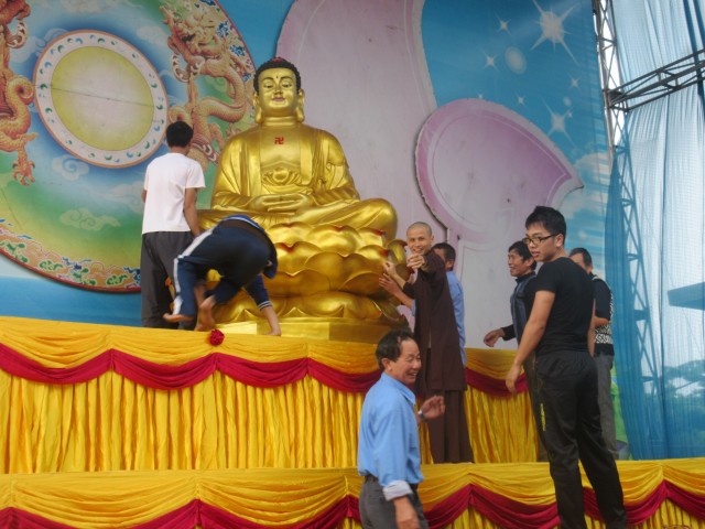 Thái Bình: Công tác chuẩn bị Đại lễ vía Phật Di Đà tại chùa Từ Xuyên