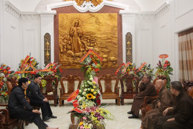 Thái Bình: Ban Trị Sự Phật Giáo tỉnh thăm và chúc mừng Giáng sinh tại Tòa Giám mục