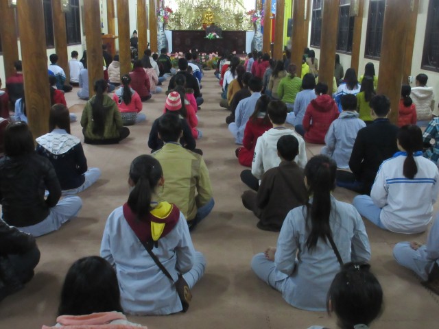 Thái Bình: Gần 200 bạn trẻ chào đón năm mới 2016 tại chùa Từ Xuyên và Văn Môn