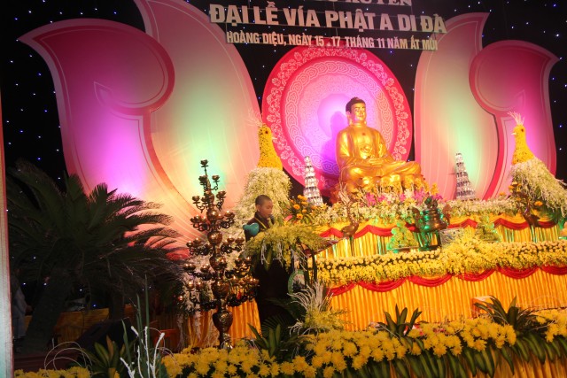 Thái Bình: Đêm hoa đăng vía Phật Di Đà tại chùa Từ Xuyên
