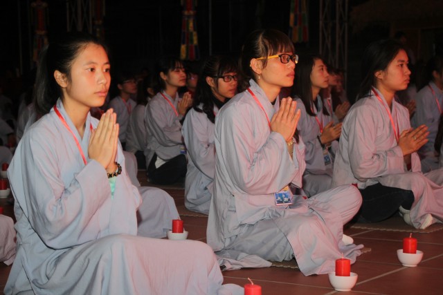 Thái Bình: Đêm hoa đăng vía Phật Di Đà tại chùa Từ Xuyên