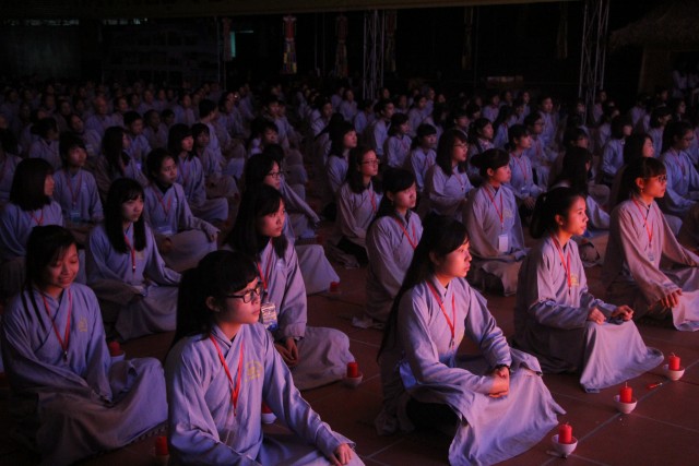 Thái Bình: Đêm hoa đăng vía Phật Di Đà tại chùa Từ Xuyên