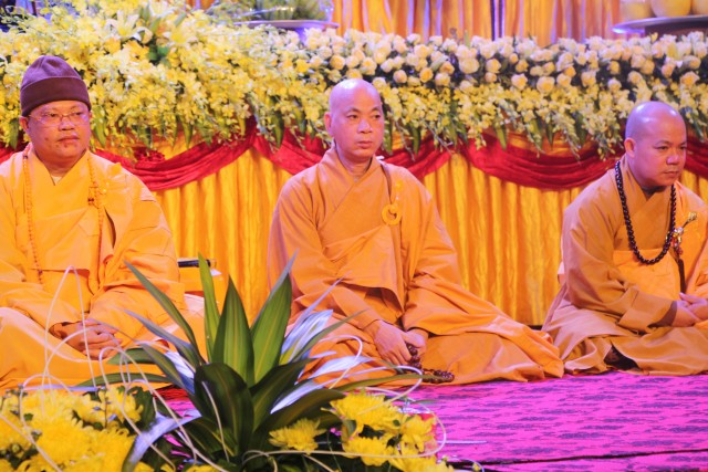 Thái Bình: Đêm hoa đăng vía Phật Di Đà tại chùa Từ Xuyên