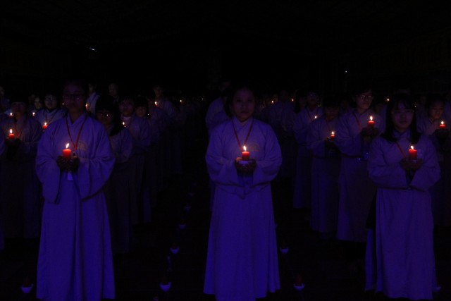 Thái Bình: Đêm hoa đăng vía Phật Di Đà tại chùa Từ Xuyên