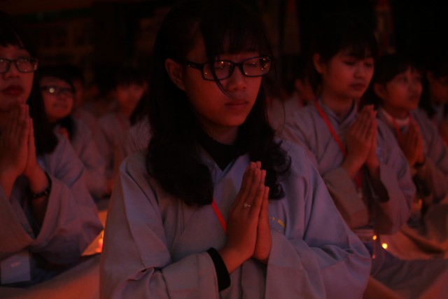 Thái Bình: Đêm hoa đăng vía Phật Di Đà tại chùa Từ Xuyên