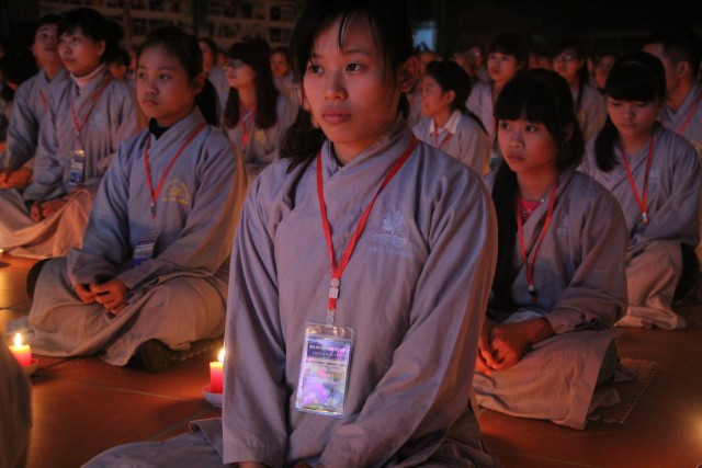 Thái Bình: Đêm hoa đăng vía Phật Di Đà tại chùa Từ Xuyên
