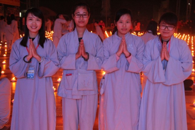 Thái Bình: Đêm hoa đăng vía Phật Di Đà tại chùa Từ Xuyên