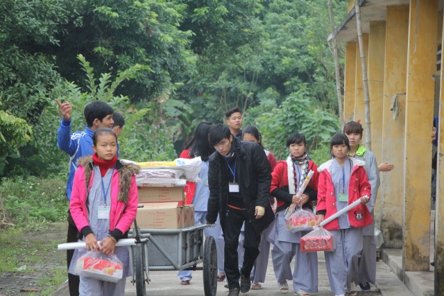 Thái Bình: Gần 200 bạn trẻ chào đón năm mới 2016 tại chùa Từ Xuyên và Văn Môn