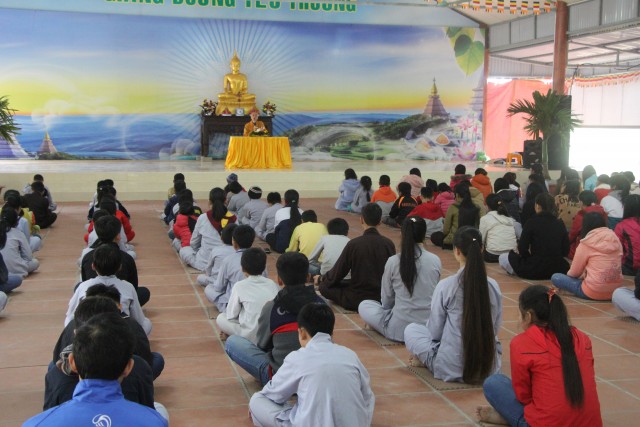 Thái Bình: Gần 200 bạn trẻ chào đón năm mới 2016 tại chùa Từ Xuyên và Văn Môn