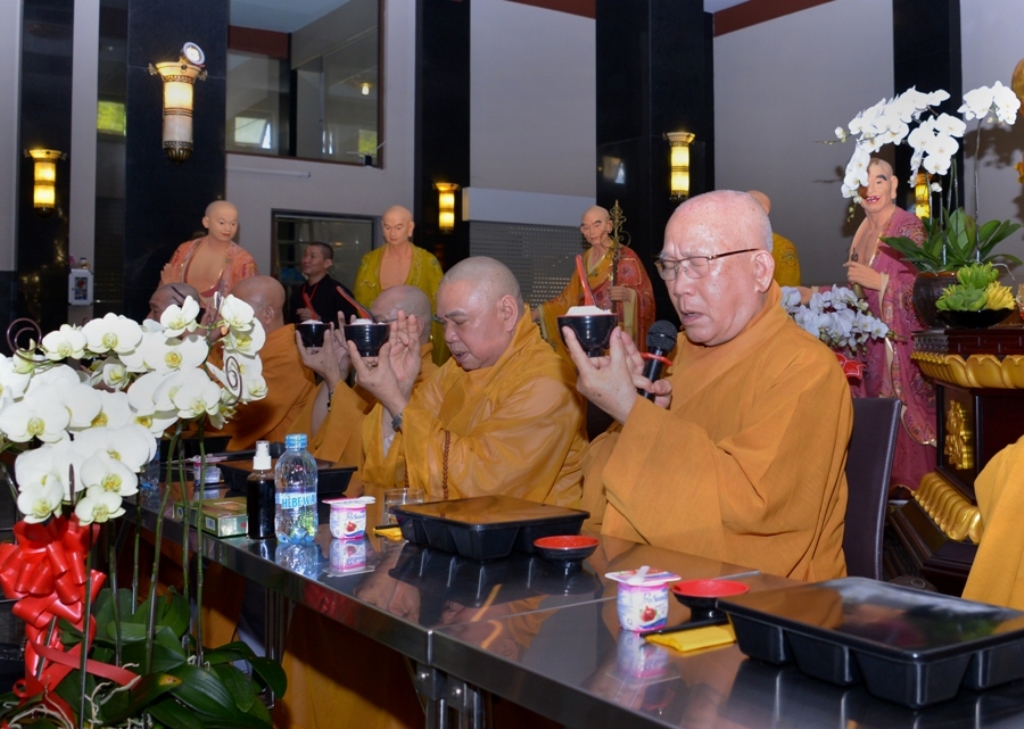 Giới trường Huê Nghiêm: Tấn đàn truyền giới Sa-di