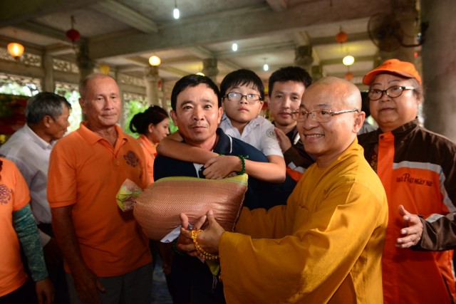 Quỹ Đạo Phật Ngày Nay: Hơn 1,5 tỷ đồng hỗ trợ nạn nhân chất độc da cam và xây dựng chùa tại Quảng Ngãi