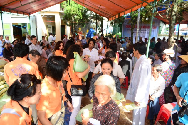 Quỹ Đạo Phật Ngày Nay: Hơn 1,5 tỷ đồng hỗ trợ nạn nhân chất độc da cam và xây dựng chùa tại Quảng Ngãi