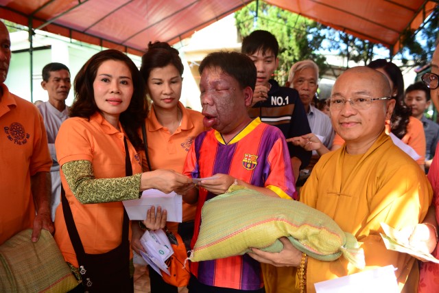 Quỹ Đạo Phật Ngày Nay: Hơn 1,5 tỷ đồng hỗ trợ nạn nhân chất độc da cam và xây dựng chùa tại Quảng Ngãi