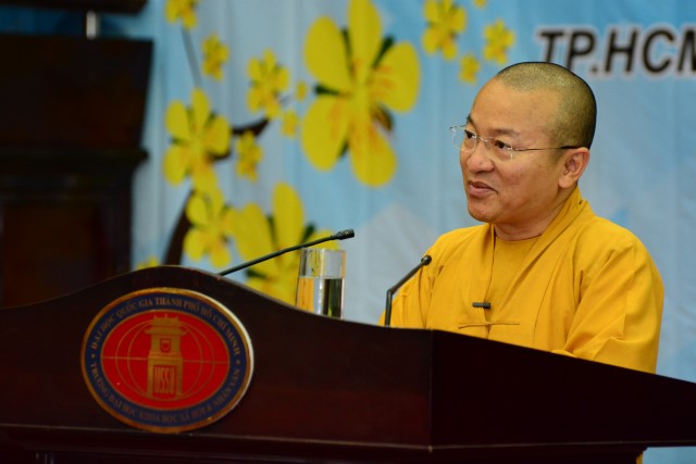 Quỹ Đạo Phật Ngày Nay: Trao 100 học bổng cho sinh viên trường Đại Học KHXH&amp;NV TP. HCM năm 2015