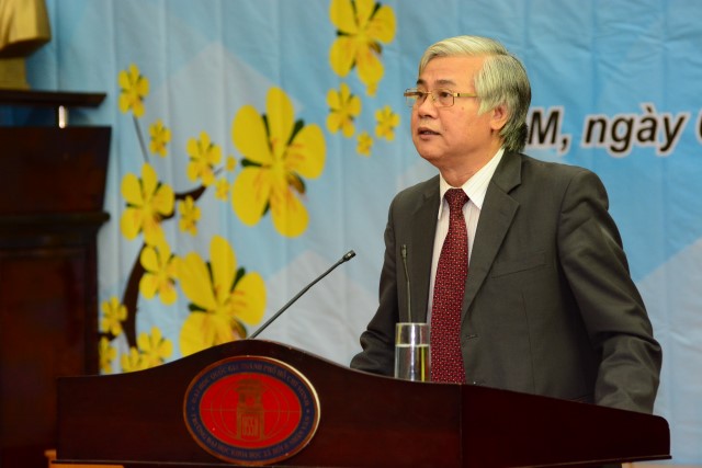 Quỹ Đạo Phật Ngày Nay: Trao 100 học bổng cho sinh viên trường Đại Học KHXH&amp;NV TP. HCM năm 2015