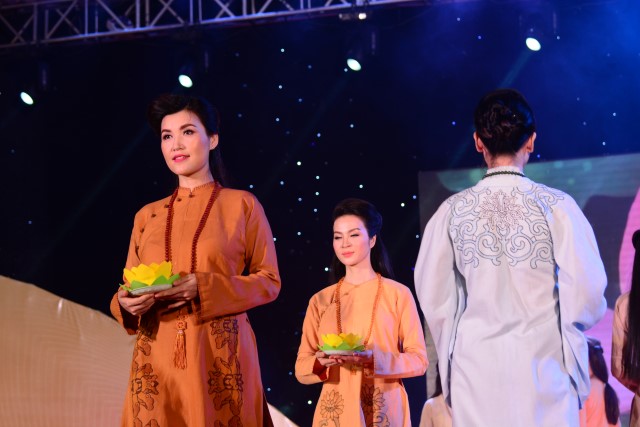 TP.HCM: Đấu giá bức tượng Phật bằng đồng trên 200 triệu cho hoạt động từ thiện