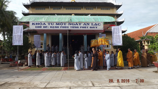 Ban Hoằng pháp thị xã Ninh Hòa tổ chức khóa tu “Một ngày an lạc” lần thứ I