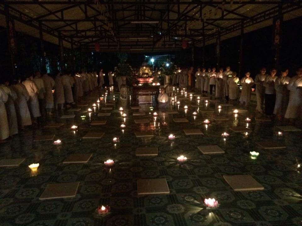 Khánh Hòa:  Chùa Sắc tứ Minh Thiện đêm Hoa đăng kính mừng Khánh đản Phật A Di Đà