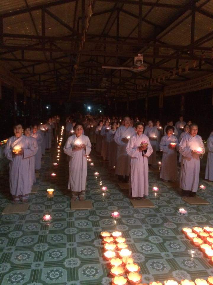 Khánh Hòa:  Chùa Sắc tứ Minh Thiện đêm Hoa đăng kính mừng Khánh đản Phật A Di Đà